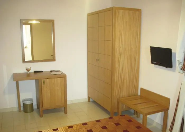 Palace Nuova Strada נוצ'רה טרינזה