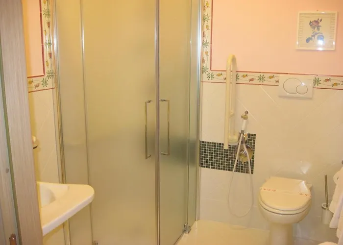 Palace Nuova Strada 4* נוצ'רה טרינזה