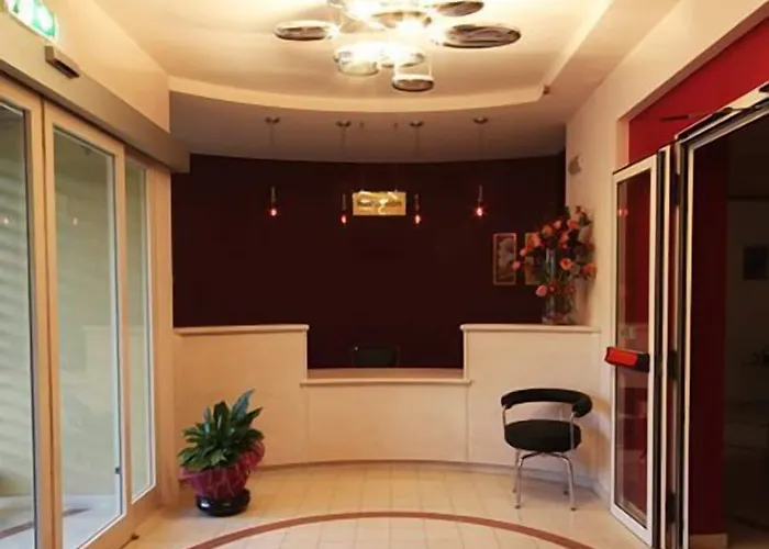 Palace Nuova Strada מלון 4*